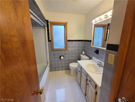1459 Stepney Niles OH 44446
