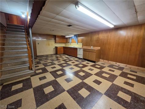 1459 Stepney Niles OH 44446