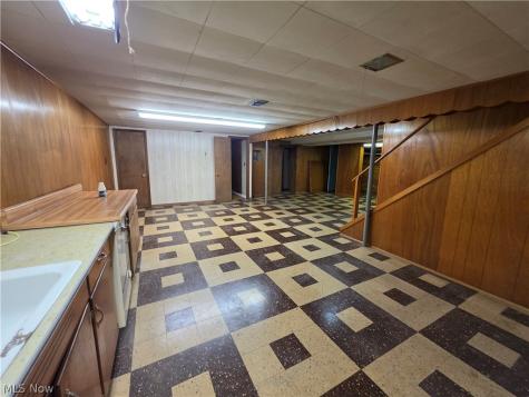 1459 Stepney Niles OH 44446