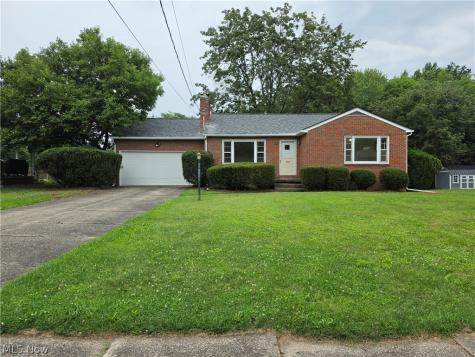 1459 Stepney Niles OH 44446