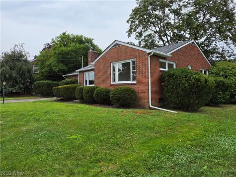 1459 Stepney Niles OH 44446