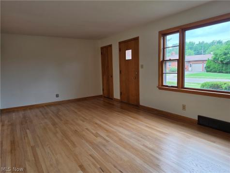 1459 Stepney Niles OH 44446