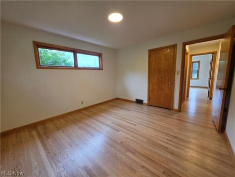 1459 Stepney Niles OH 44446