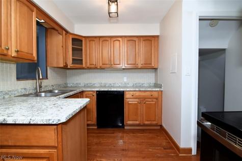 5284 Edenhurst Road Lyndhurst OH 44124