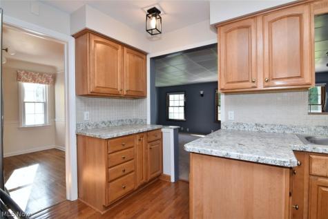 5284 Edenhurst Road Lyndhurst OH 44124