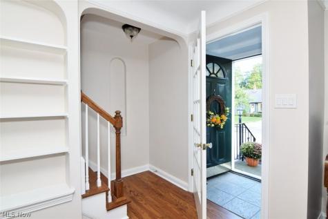 5284 Edenhurst Road Lyndhurst OH 44124