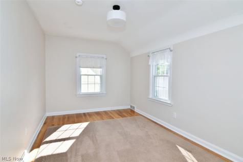 5284 Edenhurst Road Lyndhurst OH 44124