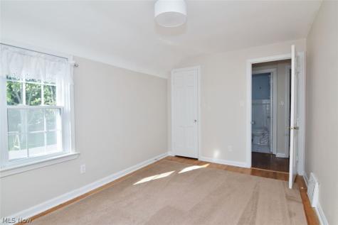 5284 Edenhurst Road Lyndhurst OH 44124