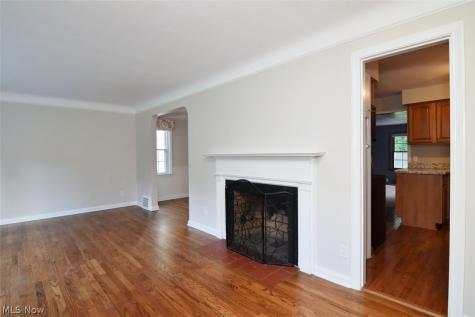 5284 Edenhurst Road Lyndhurst OH 44124