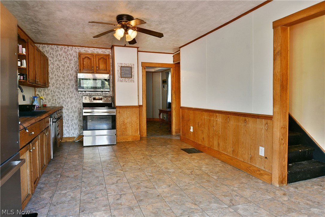 46 Prospect Street Struthers OH 44471