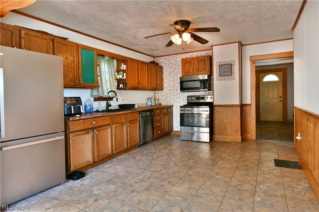 46 Prospect Street Struthers OH 44471