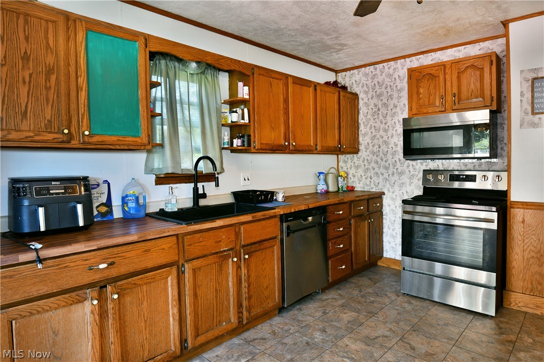 46 Prospect Street Struthers OH 44471