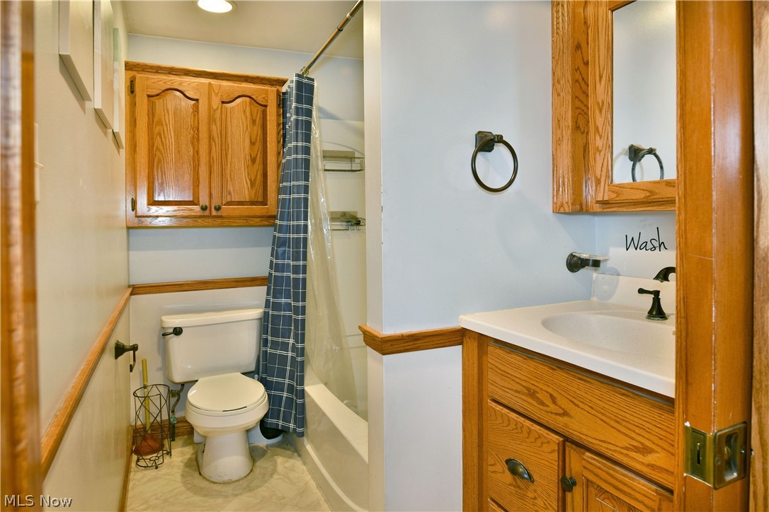 46 Prospect Street Struthers OH 44471