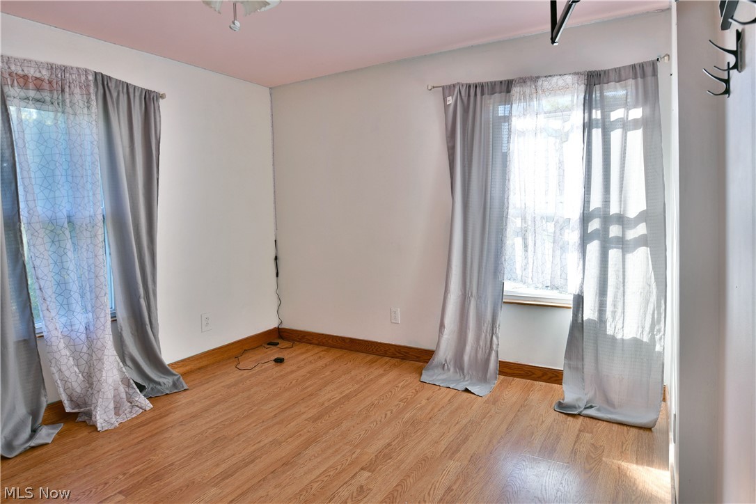 46 Prospect Street Struthers OH 44471