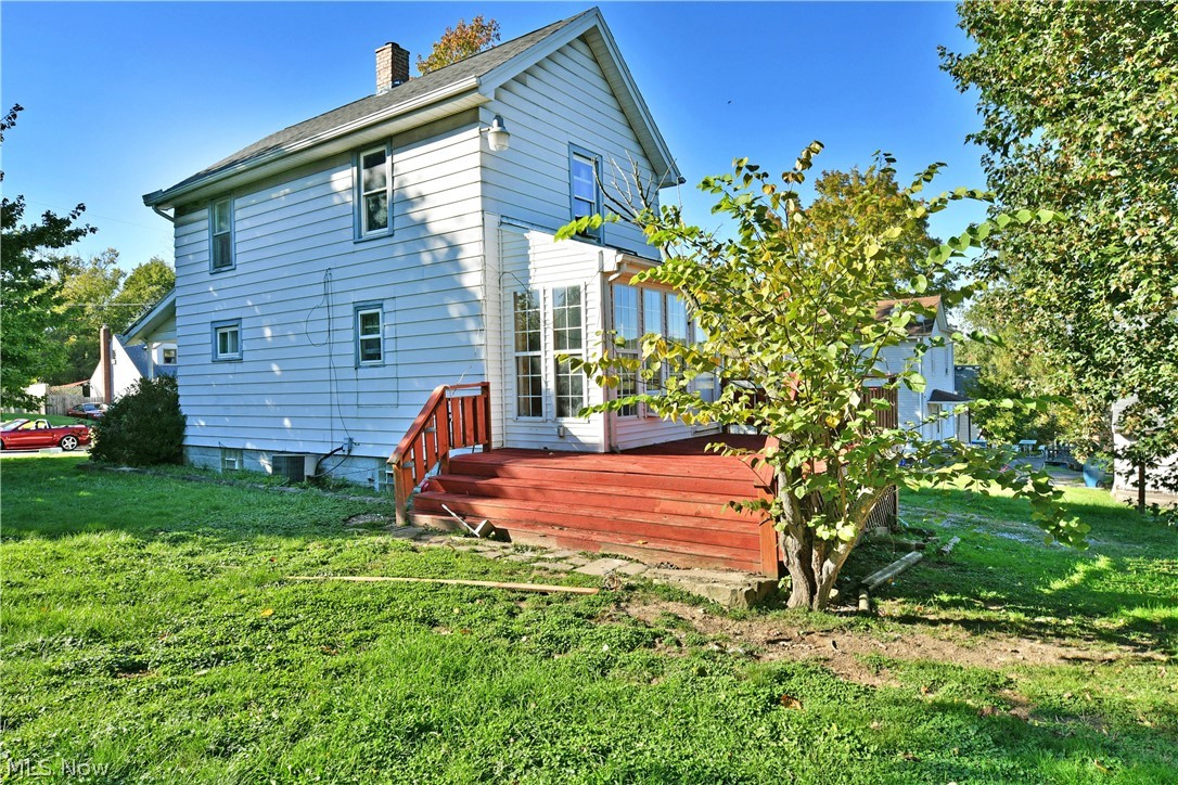 46 Prospect Street Struthers OH 44471