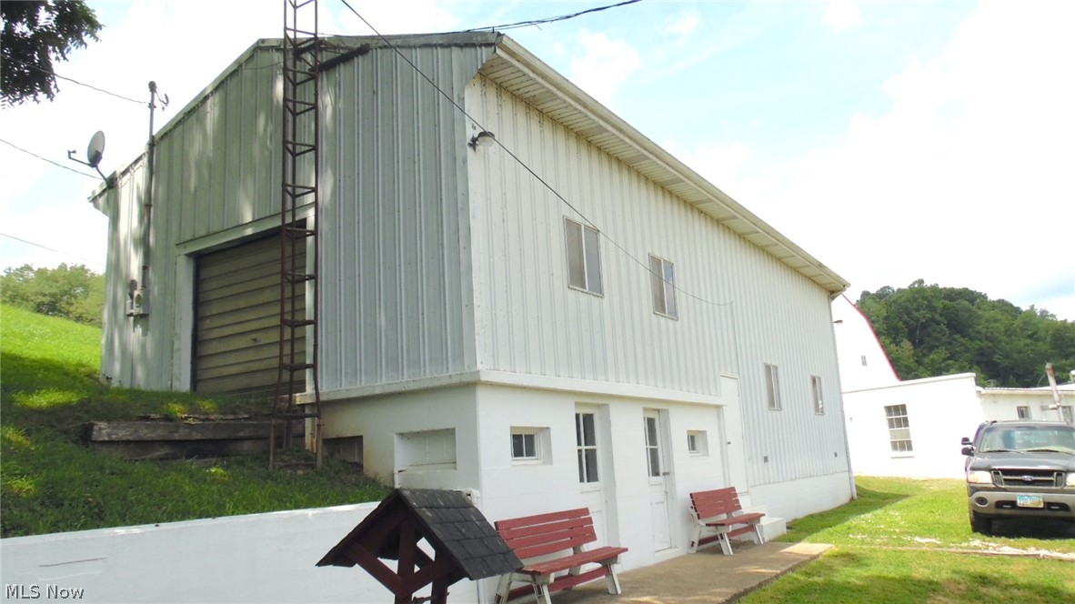 21569 State Route 16 Coshocton OH 43812