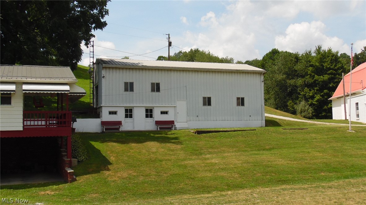 21569 State Route 16 Coshocton OH 43812