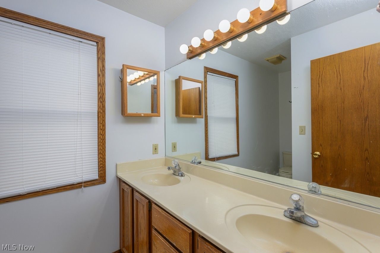 1597 Briarwood Way Uniontown OH 44685