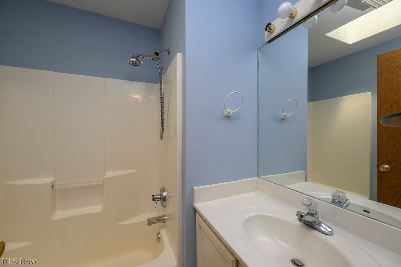 1597 Briarwood Way Uniontown OH 44685