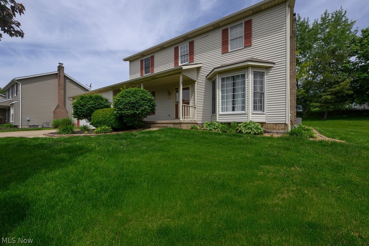 1597 Briarwood Way Uniontown OH 44685