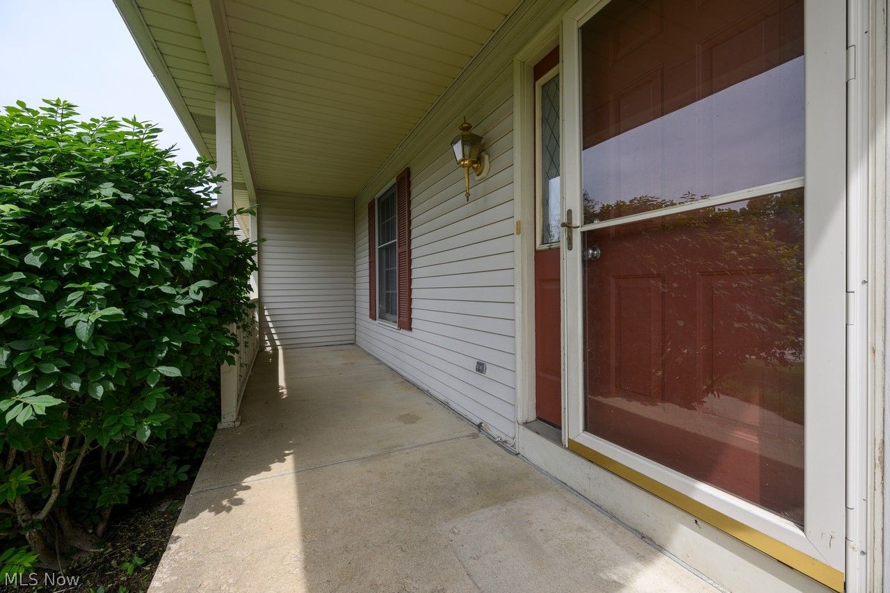 1597 Briarwood Way Uniontown OH 44685