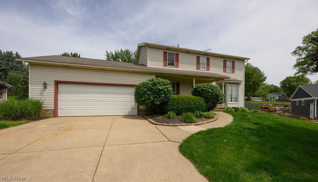 1597 Briarwood Way Uniontown OH 44685
