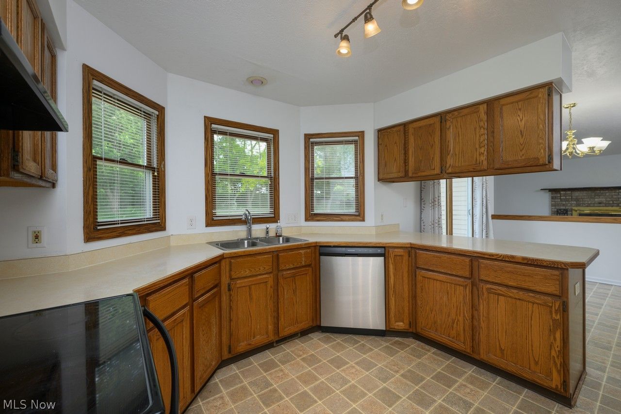 1597 Briarwood Way Uniontown OH 44685