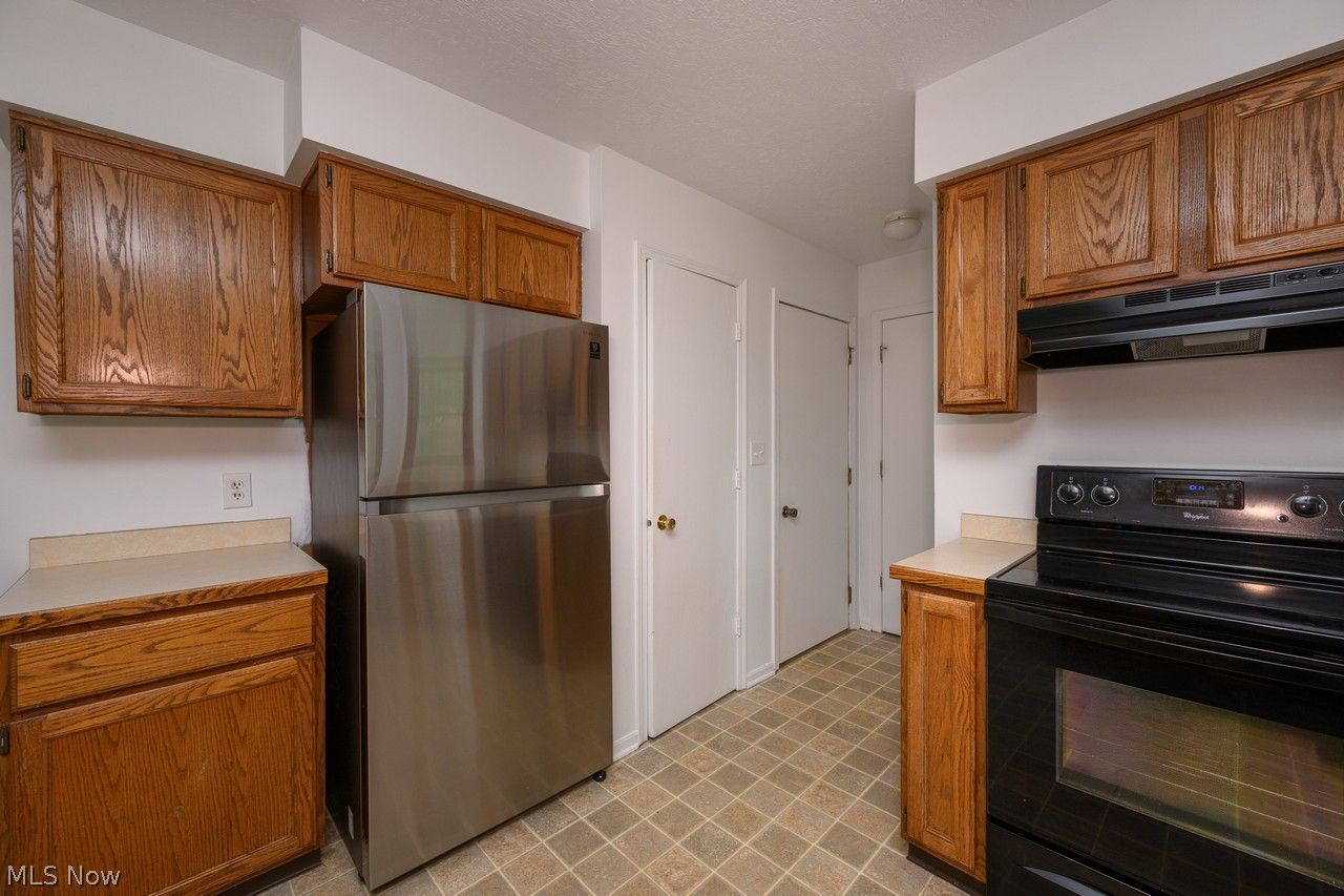 1597 Briarwood Way Uniontown OH 44685