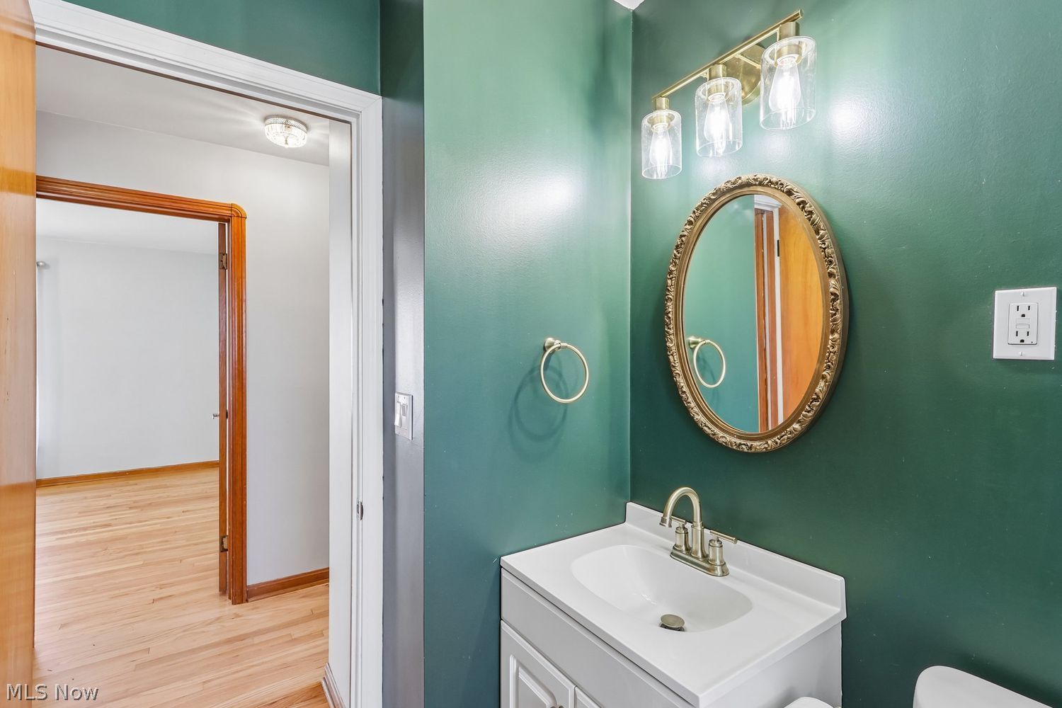 4164 W 160th Street Cleveland OH 44135