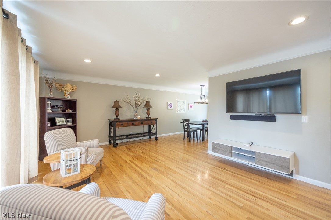 6547 Vallevista Drive Mayfield Heights OH 44124