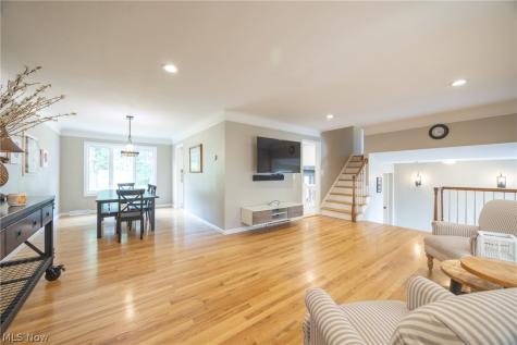 6547 Vallevista Drive Mayfield Heights OH 44124