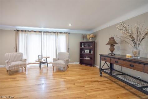 6547 Vallevista Drive Mayfield Heights OH 44124