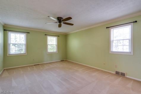 29 Chelmsford Drive Aurora OH 44202