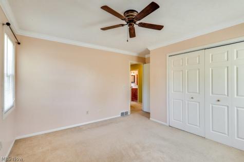29 Chelmsford Drive Aurora OH 44202