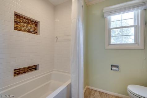 29 Chelmsford Drive Aurora OH 44202