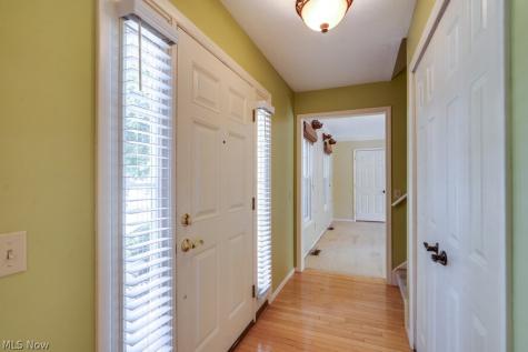 29 Chelmsford Drive Aurora OH 44202