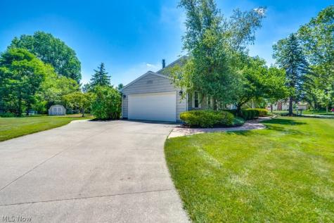 29 Chelmsford Drive Aurora OH 44202