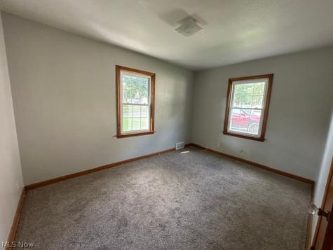 2224 Coral Sea Youngstown OH 44511