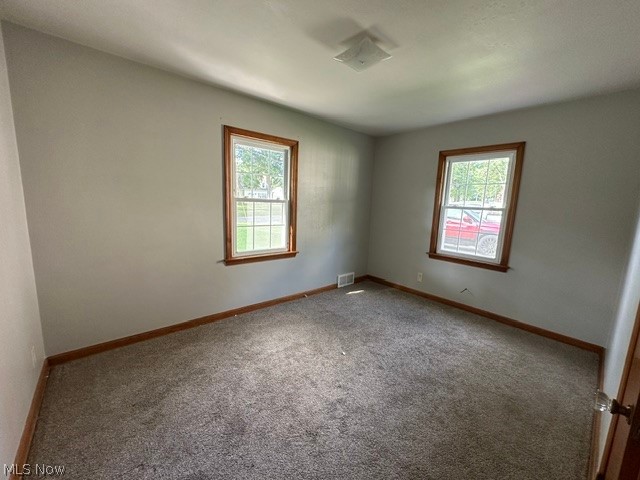 2224 Coral Sea Youngstown OH 44511