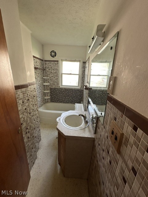 2224 Coral Sea Youngstown OH 44511