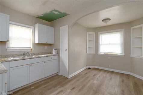 4212 E 147th Street Cleveland OH 44128