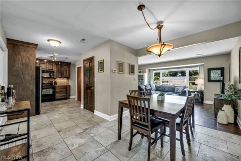 23111 Lincolnshire Drive Bay Village OH 44140