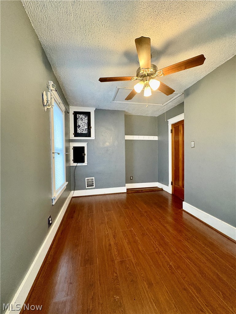 14 Main Street Dillonvale OH 43917