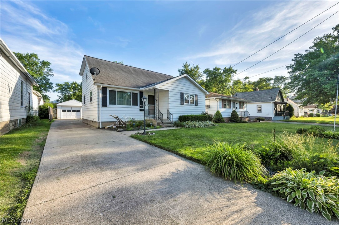 179 Caroline Street Elyria OH 44035