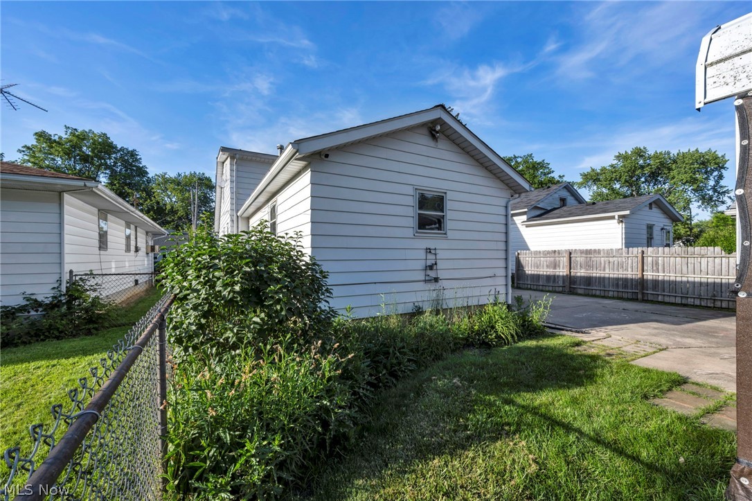 179 Caroline Street Elyria OH 44035