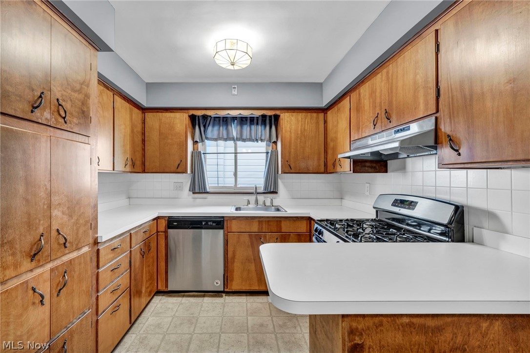 179 Caroline Street Elyria OH 44035