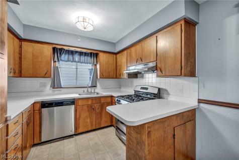 179 Caroline Street Elyria OH 44035