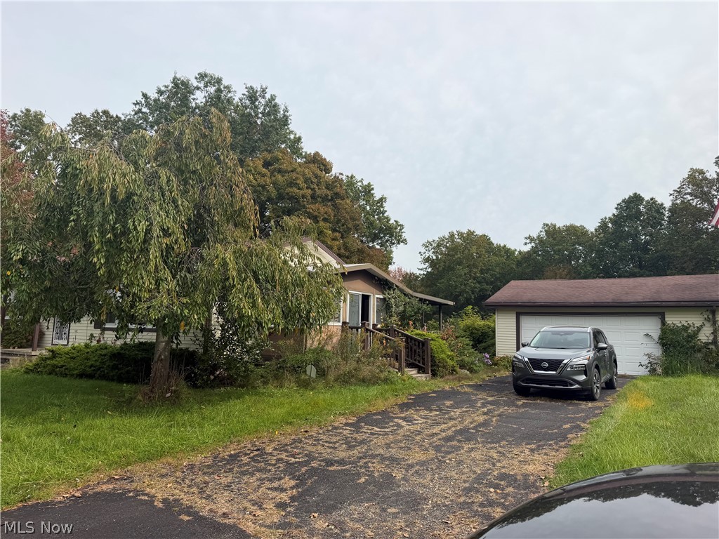 2876 State Route 225 Diamond OH 44412