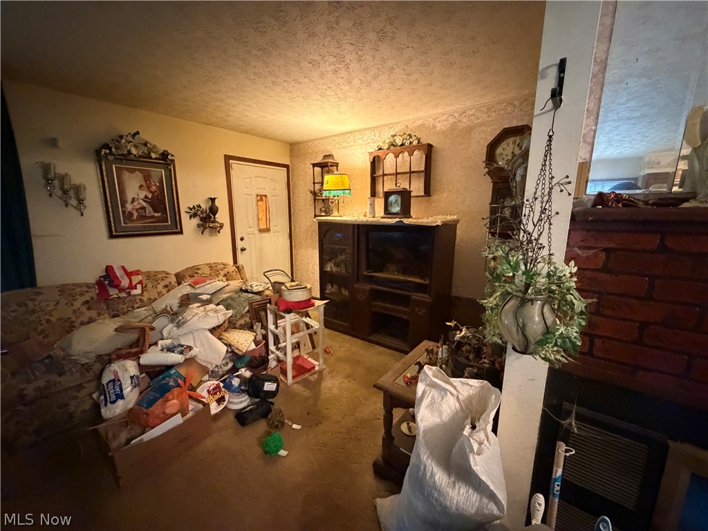 2876 State Route 225 Diamond OH 44412