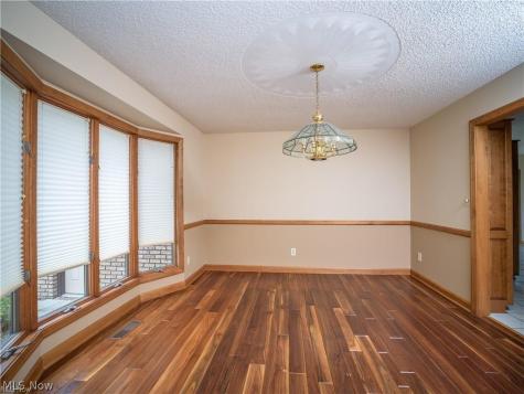 963 Mansion Circle Barberton OH 44203
